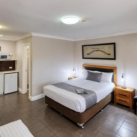 Country Leisure Motor Inn Dubbo Dış mekan fotoğraf