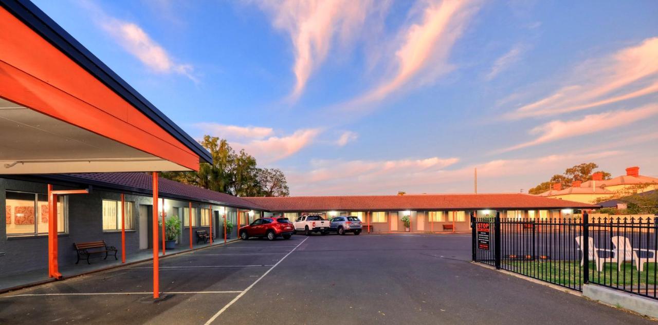 Country Leisure Motor Inn Dubbo Dış mekan fotoğraf