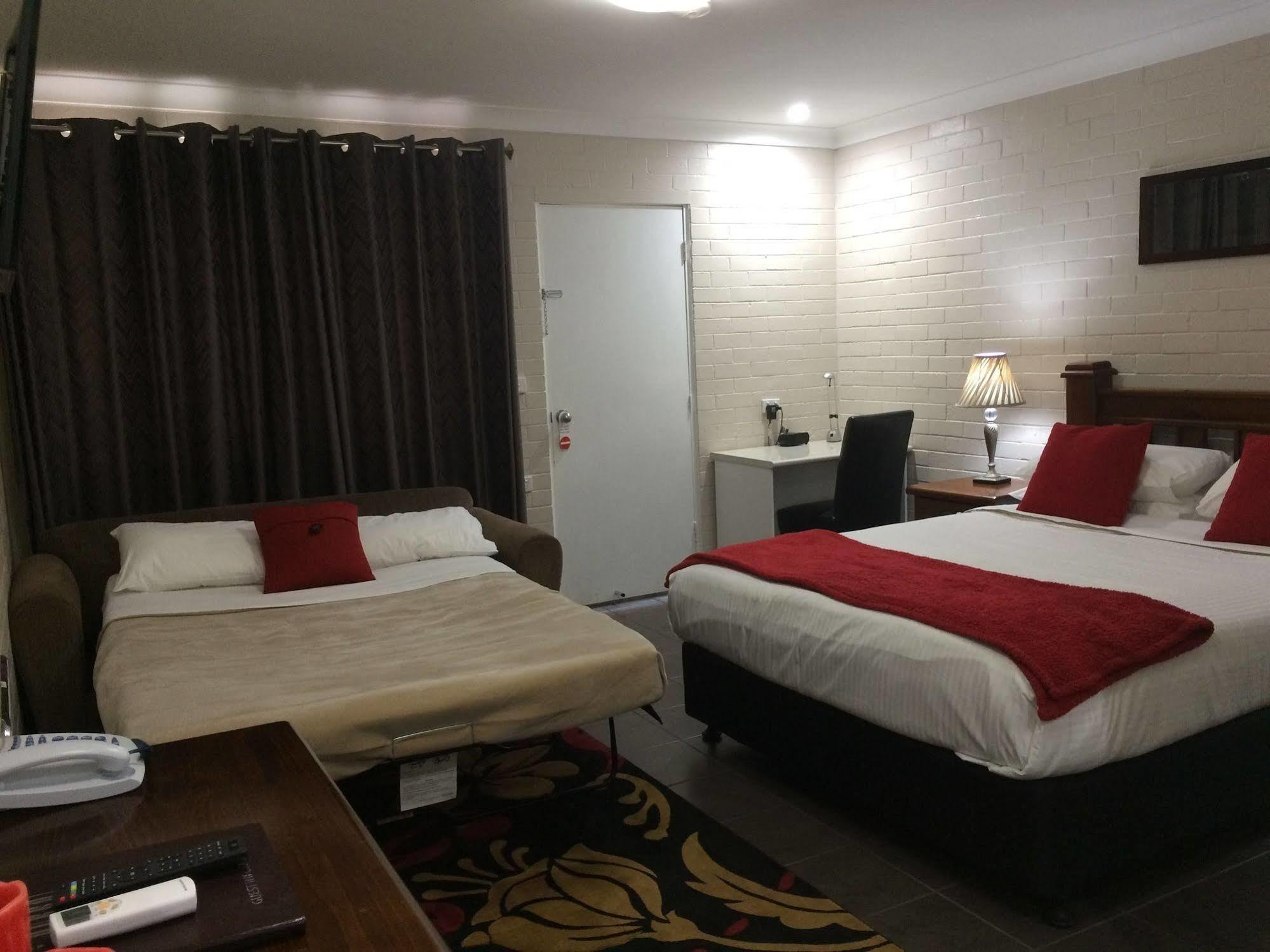Country Leisure Motor Inn Dubbo Dış mekan fotoğraf